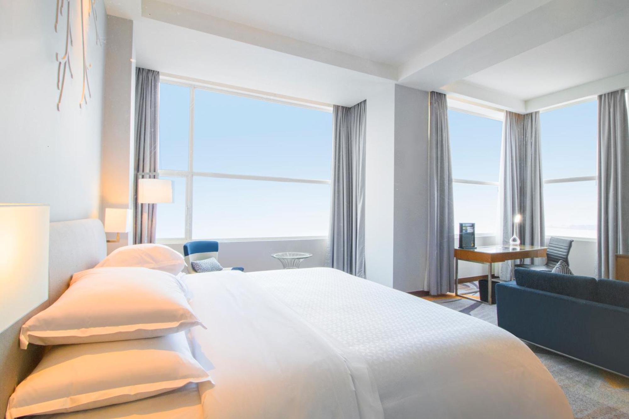 Four Points By Sheraton Manado Zewnętrze zdjęcie
