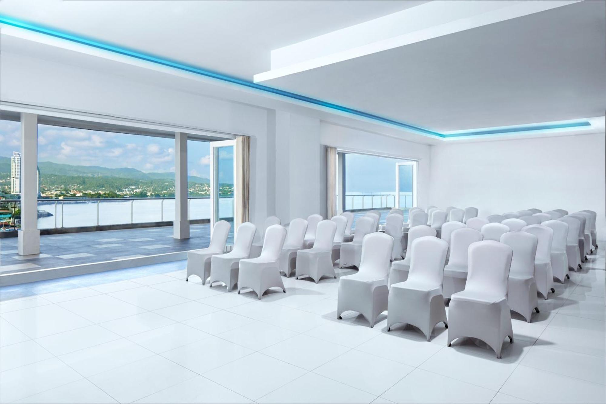 Four Points By Sheraton Manado Zewnętrze zdjęcie