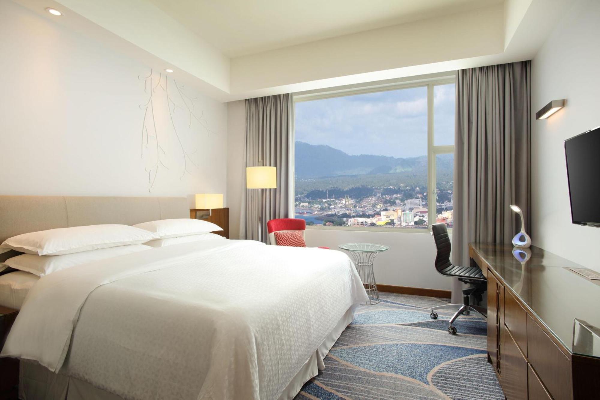 Four Points By Sheraton Manado Zewnętrze zdjęcie
